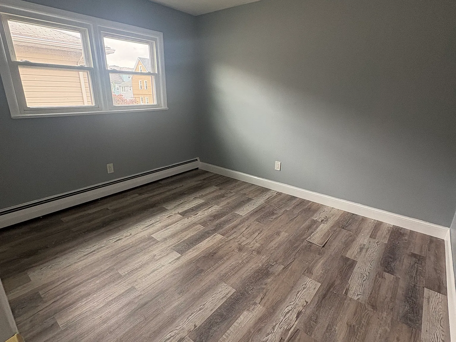 3 bed, 1050 sqft, $2,800 — Photo 2