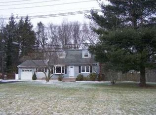 34 Hardenburg Ln, East Brunswick, NJ 08816