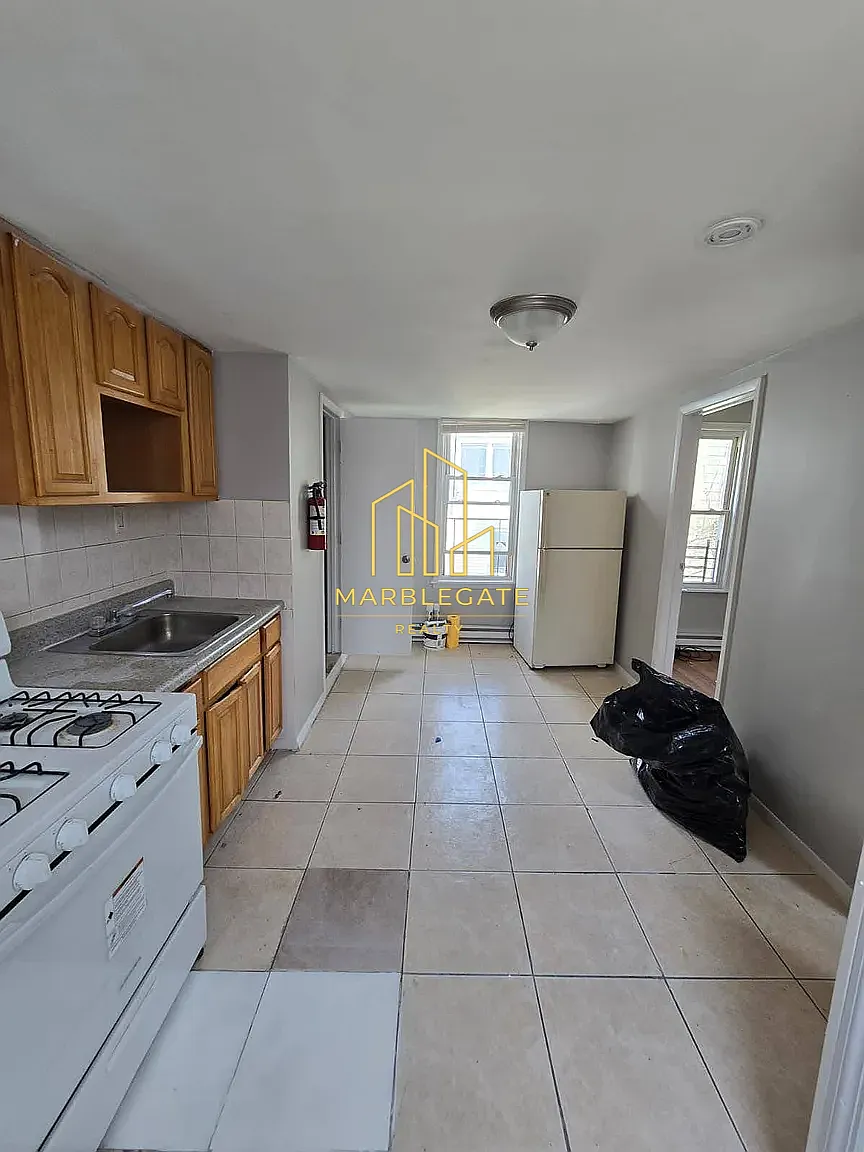 2 bed, 850 sqft, $1,495 — Photo 3