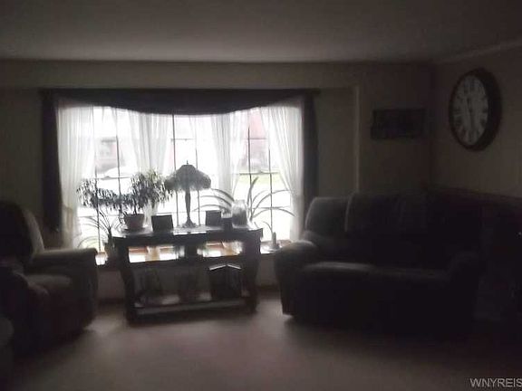 5th image of 66 Baker Ct