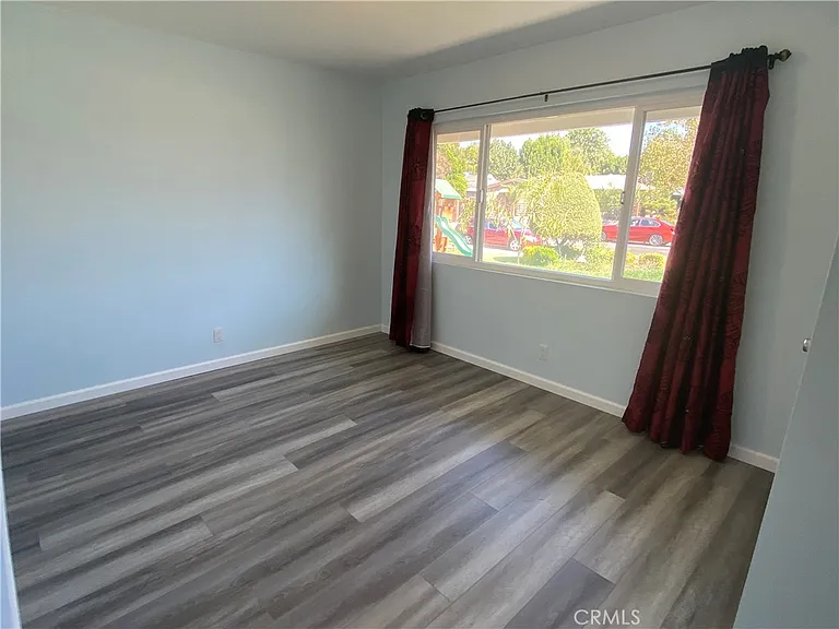 7711 Van Noord Ave — Photo 11