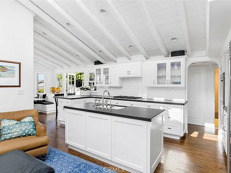 806 Emerald Bay — Photo 12