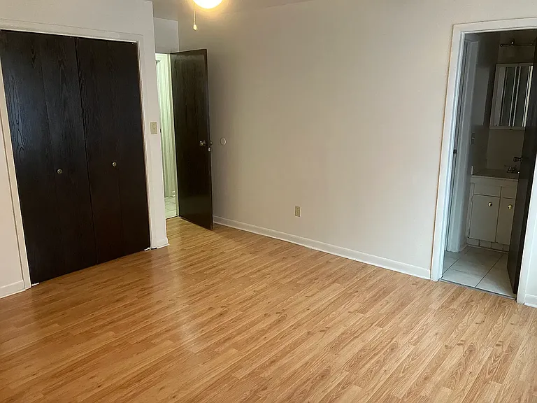 6807 Wildwood Ct — Photo 8