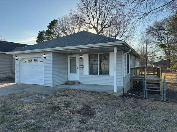 908 N Johnson St, Marion, IL 62959