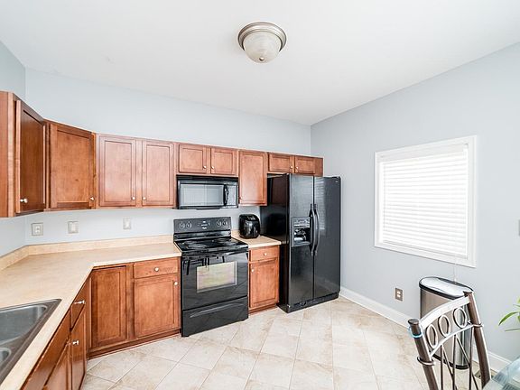 5th image of 71 Logan Ln