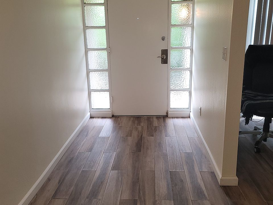 1st image of 3161 Orleans E
