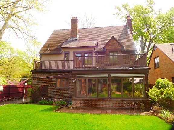4th image of 2349 Middlesex Dr