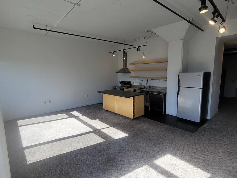 103 E Sprague Ave #202 — Photo 3