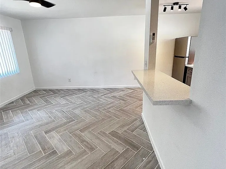 309 W Cincinnati Ave #18 — Photo 8