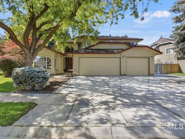 8001 W Innsbrook Ct, Boise, ID 83704