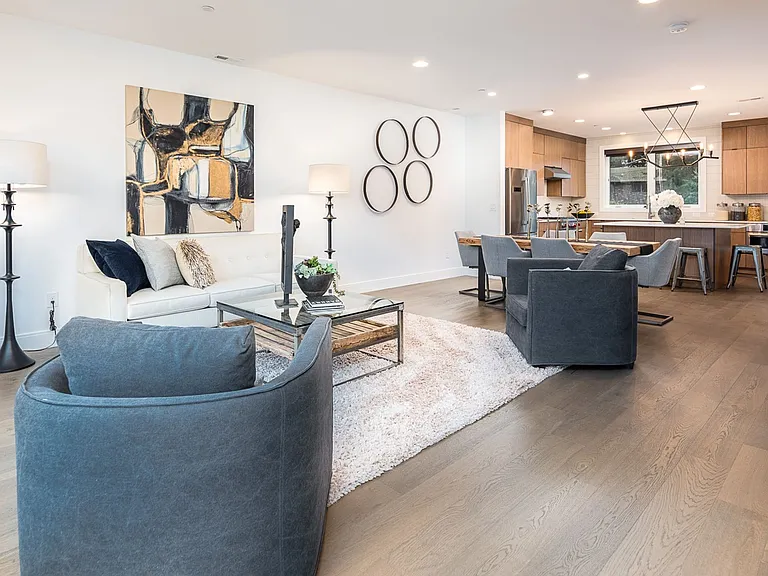 Park Central Townhomes - 4 Stories, 3 bedrooms, 31/2 bathrooms, 2 car garage and a rooftop deck w... — Photo 18