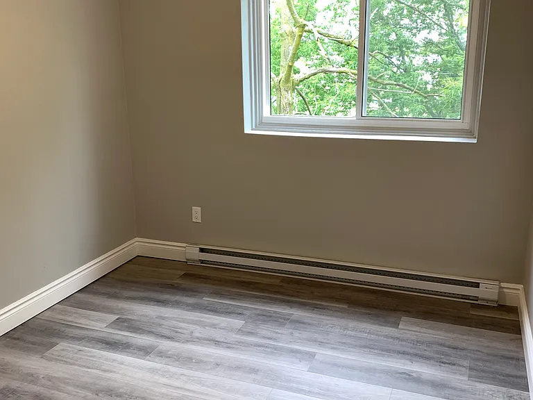 385 Division St — Photo 29