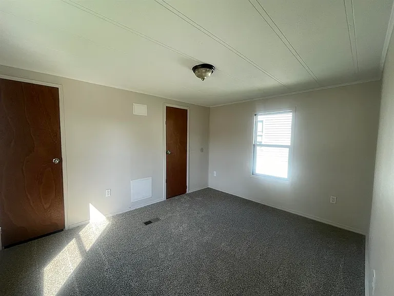 124 Cherry Dr — Photo 6