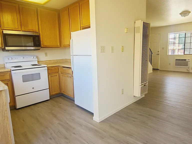 1790 Tanya Ln #B — Photo 2