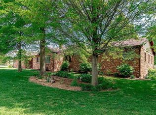 305 S Pershing Rd, Brookfield, MO 64628