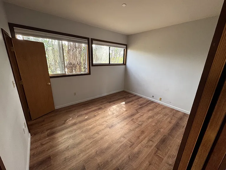 12 Neila Way — Photo 5