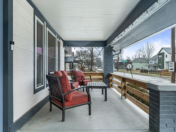 3rd image of 2460 Carrollton Ave