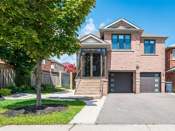 4 Silverbell Ct, Brampton, ON L7A 3V3