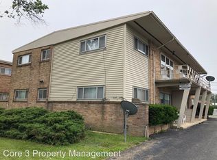 227 Robinhood Ln APT 04, Bloomington, IL