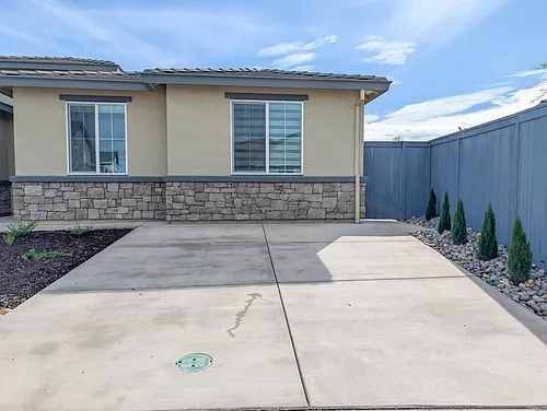 1596 Ascot Ln Photo 1