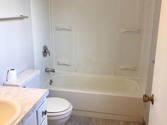 4th image of 2207 Crehore St
