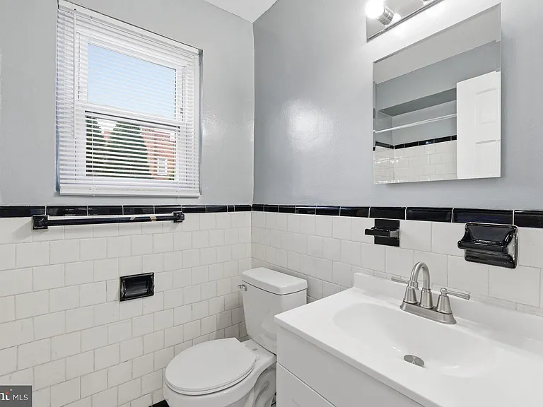 4029 Grant St NE — Photo 9
