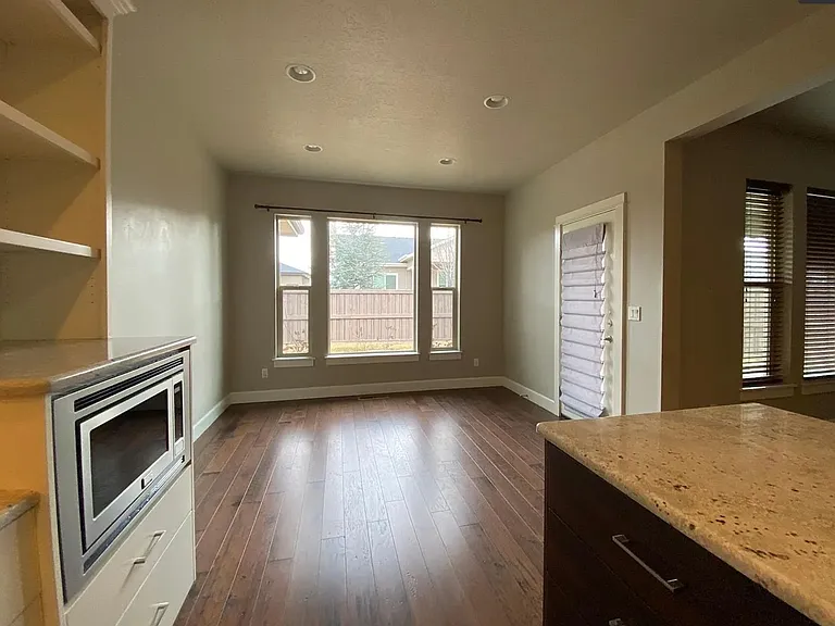 5368 N Mitchum Ave — Photo 5