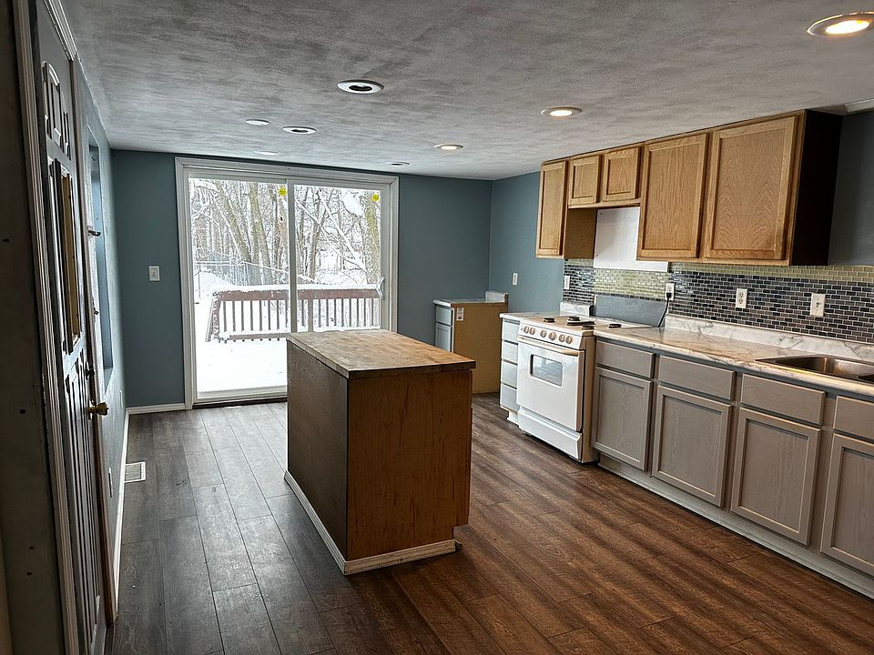 1st image of 530 Kenwood Ave