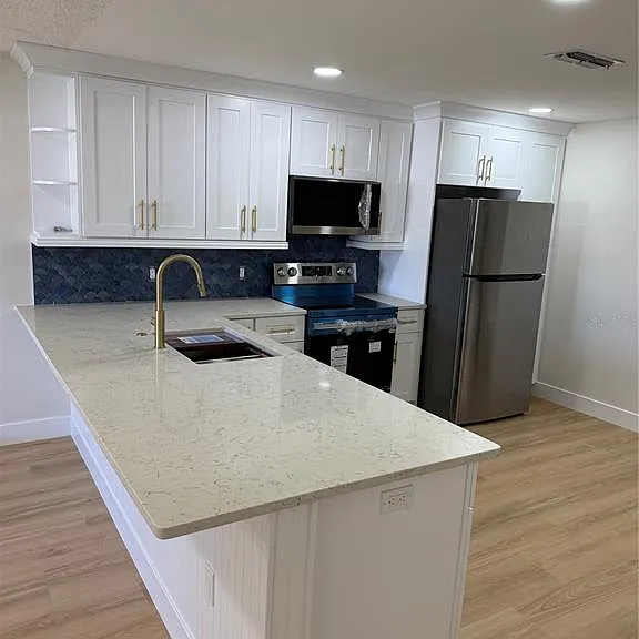 352 Cocoa Ct — Photo 8