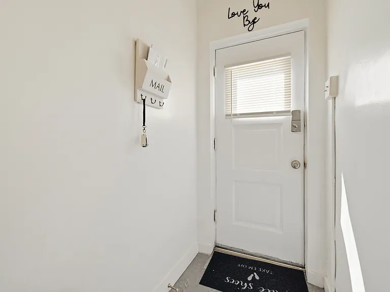 111 Pearl St — Photo 3