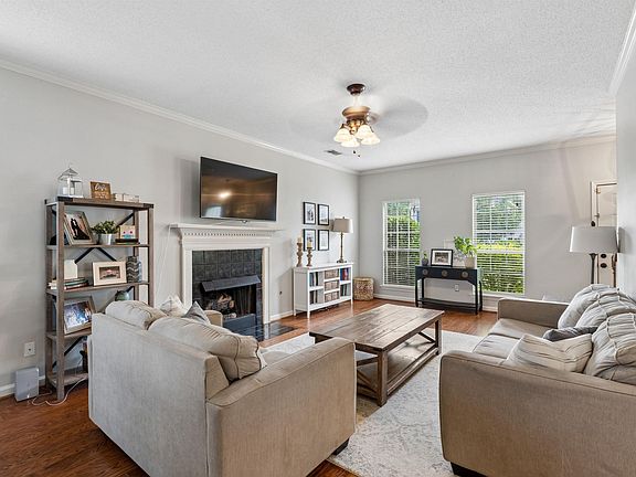 4th image of 113 Chadwick Dr