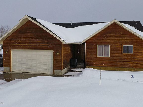 3rd image of 111 Brushwood Dr