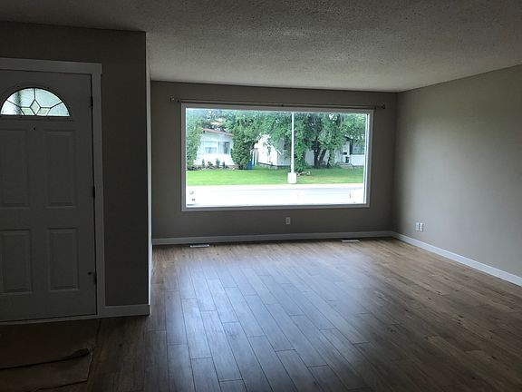 3rd image of 7315 152a Ave NW