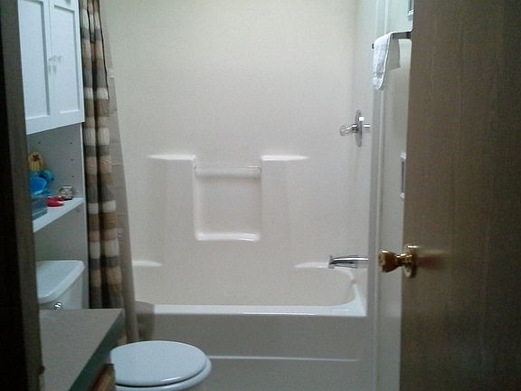 4th image of 472 Woods Edge Ct