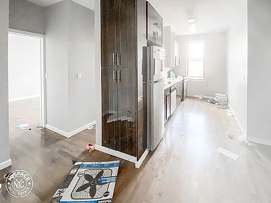 1st image of 240 Crown St #8R