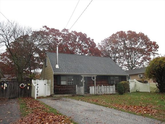 2nd image of 51 Oakwood Dr