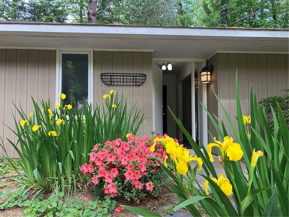 1st image of 102 Stavenger Ct