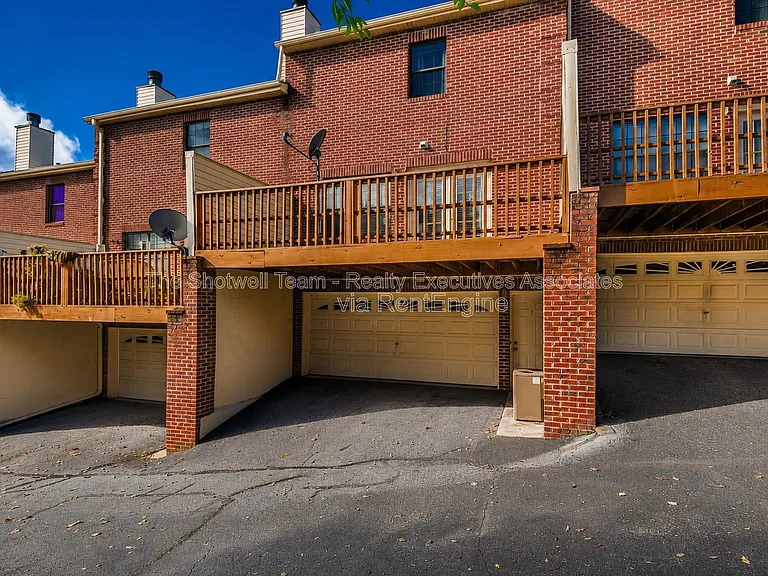 437 S Gallaher View Rd #7 — Photo 14