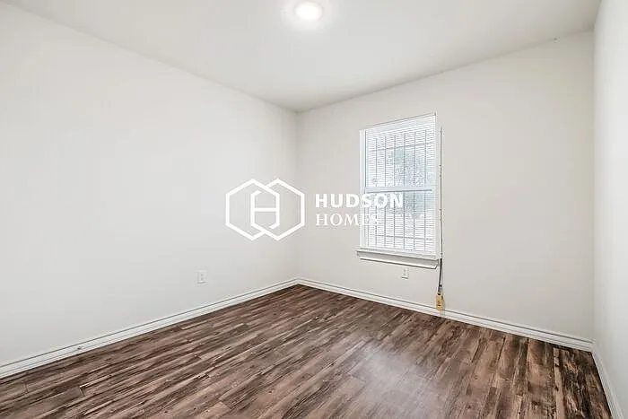 804 David Ave — Photo 9