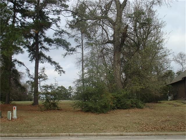 1st image of 121 Pine Hill Ln