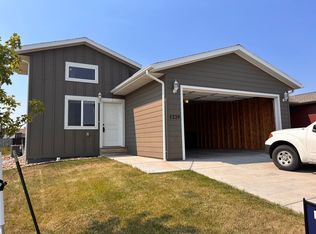 5229 Coal Bank Dr, Rapid City, SD 57701