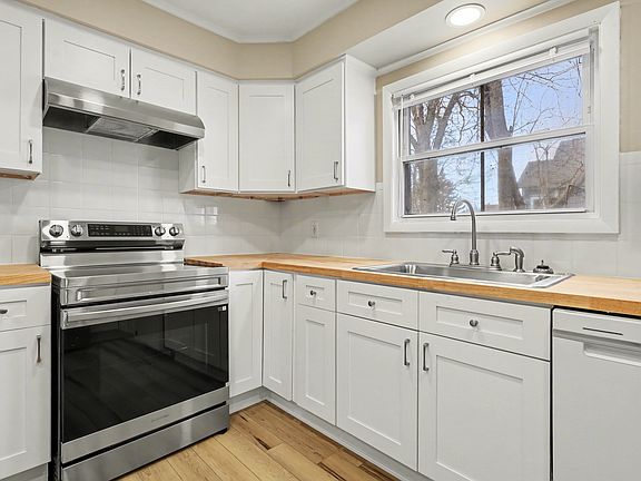 5th image of 154 Carrier St NE