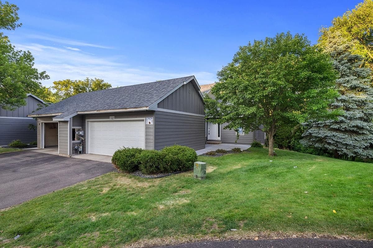 11827 Minnetonka Blvd, Minnetonka, MN 55305 | Zillow