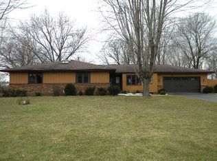 726 Valley Forge Trl, Rockton, IL 61072