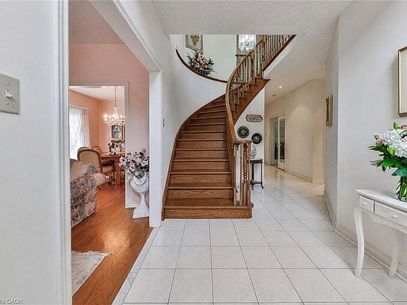5th image of 3952 Rolling Valley Dr