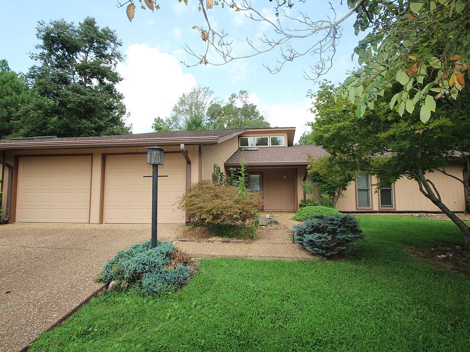 1st image of 3909 Oakmont Circle