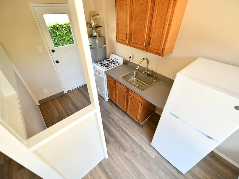 1225 Ashby Ave — Photo 4