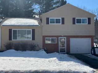 812 Taylor Dr, Vestal, NY 13850