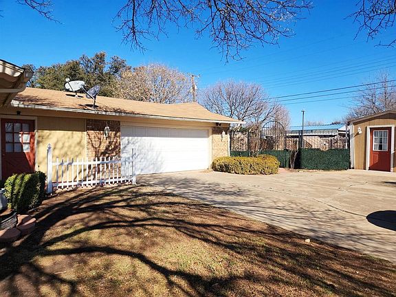 3rd image of 4535 Jennings Ave