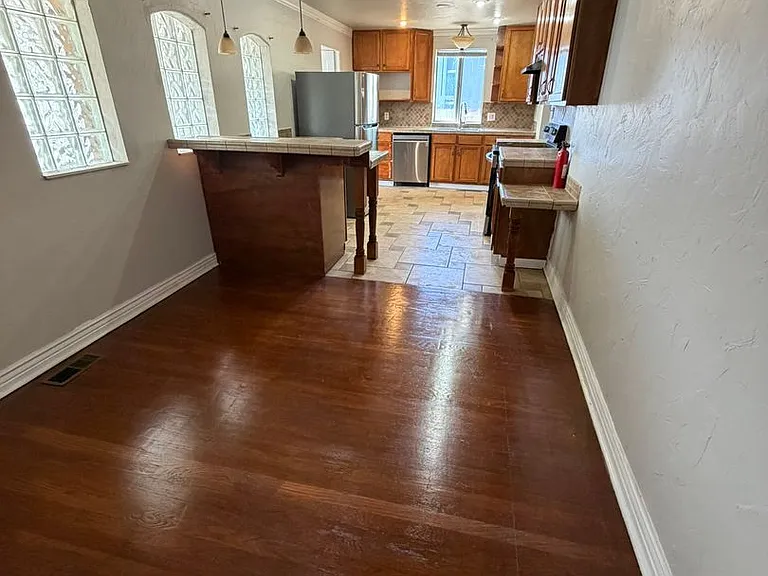 1615 Lenmar Dr — Photo 3